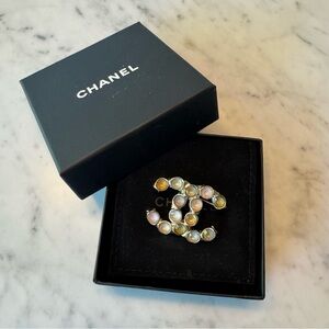 CHANEL 2018 NEW CC Brooch Pin Amber Pink Grey Multi-color